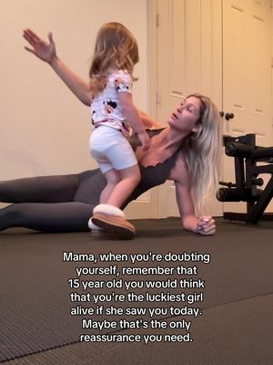 Keep going, mama 🫶🏼 if you need any help with workouts to rebuild after kids, come train w/ me (plan at my 🖇️) #homeworkout #fitmom #monlife 