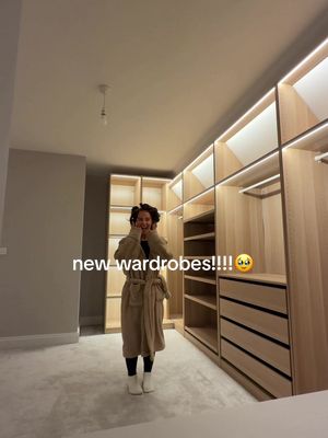 new wardrobe day!!🙈 #walkinwardrobe #dressingroom #wardroberoom #transformation 