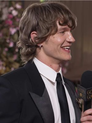 @Mary Beth Barone with the on the ground journalism asking Connor Storrie all the right questions #GoldenGlobes ❤️‍🔥