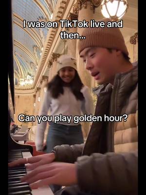 Unplanned when I was on TikTok live 🤯 I love moments like this and seeing other peoples faces light up when I play the piano keeps me going sometimes ☺️