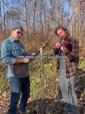 Tour starts Friday who are we seeing on this batch of shows? #folkrock #folk #OnTour #banjo #livemusic 