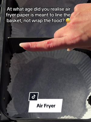 Because wrapping the food stops the air from circulating, so instead of getting crispy and golden, everything just kind of steams 😅 Line the basket, let the air flow, and suddenly the air fryer actually does what it’s meant to do. #airfryertips #KitchenHacks #homecooking #mumlife #learnsomethingnew
