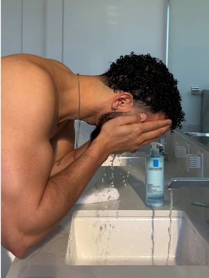 #LaRochePosayPartner Keeping my mornings simple and intentional starting with the Toleriane Milky Cleanser from @LaRochePosayUS that does its job without overcomplicating things. Gentle, effective, and comfortable on sensitive/dry skin. If your routine is about consistency and balance, this one makes sense.#LaRochePosay #LaRochePosayUSA