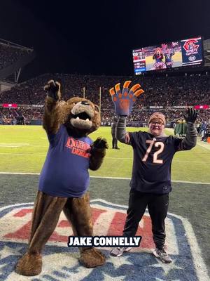 The stars were out at Soldier Field 🤩 #chicagobears #NFLPlayoffs 