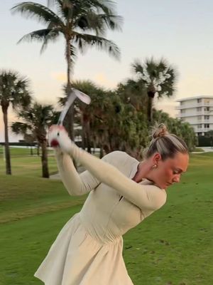 i’ll only slow the group down for pictures #golf #womensgolf #fyp 