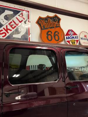 Ruby found some dirt on the way home from sema. #waterlesswash #detailing #duramax #squarebody 
