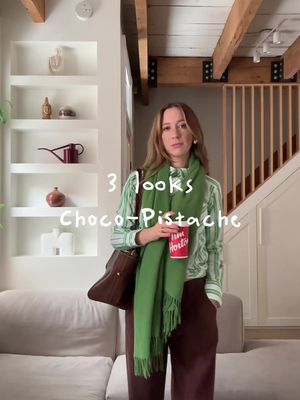 L’harmonie entre le chocolat et la pistache, ça se discute pas, en breuvage ou en mode. @Tim Hortons QC a d’ailleurs maintenant plusieurs boissons choco-pistache de disponibles en succursale. Pis vous, quel look est votre pref? #timhortons #pub 
