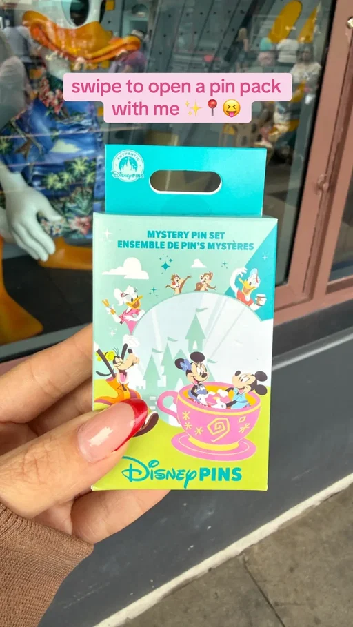 should i collect the set? ahh they’re so cute! 🤭💗  #disneypins #pintrading #disneyworld #disney 