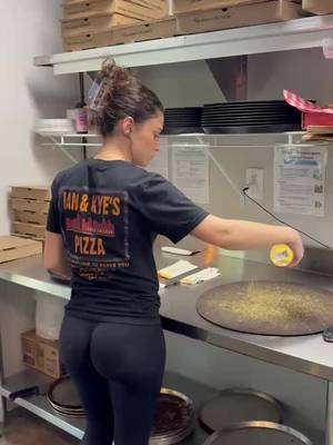 Pizza girl does not rush everything she puts out has that crunch. Thin is is only at Ian and Kye’s Pizza #pizza #girl #girlswholift #fyp #explore 