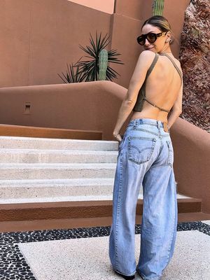 just kidding obviously it was a tripod have you ever tried to do ANYTHING with 2 small children on vacation @Banana Republic @shopaligrace @reformation @Left On Friday @D Y N A M I T E 