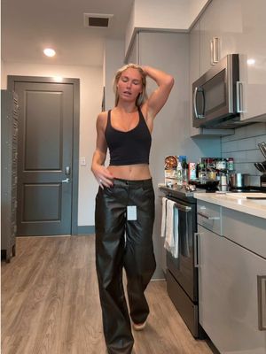 Unbox all my goodies from @Revolve 🤍 What should I keep and what should I return??? #gifting #unboxing #revolve 