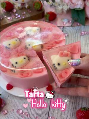 🌸 TARTA HELLO KITTY 🐱  ⁣ 💖Esta semana estoy recreando mis recetas más virales, y entre todas creo que esta es la más bonita🤭.  Tiene una mezcla de texturas súper rica, pero para qué engañarnos, lo que más llama la atención es lo bonita que es😍. Podéis cambiarle el sabor modificando el sabor de la gelatina  🌸INGREDIENTES (molde 15 cm)  Capa abajo ➖ 250 ml agua caliente ➖ 1 sobre gelatina fresa ➖ 3 gr gelatina hidratada y derretida ➖ 250 ml de nata para montar ➖ 100 gr de queso crema ➖ 6 gr de endulzante yummy flavors o 60 gr de azúcar Capa arriba ➖ 250 ml agua caliente ➖ Golosinas hello kitty (en anteriores vídeos tenéis la receta) ➖ 10 gr de gelatina hidratada  ➖ 5 gr de endulzante yummy o 50 gr de azúcar ➖ esencia  🌸 Deja la primera capa 30 min en la nevera hasta que empiece a gelificar 🌸 para la segunda capa, primero añade una base muy finita, coloca las chuches encima y deja 15 min en la nevera (así no flotarán) y vierte el resto por encima 🌸 deja en la nevera mínimo 3-4 horas hasta que esté bien firme para desmoldar #tiktokespaña #cocinaentiktok #postres 