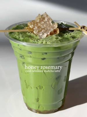 🍯🍵 honey rosemary cold-whisked matcha latte using the GoveeLife Smart Nugget Ice Maker Pro This ice machine makes fresh, chewable ice in just a few minutes and runs quietly in the background, which I really appreciate when I’m enjoying a slow morning at home. Recipe Honey rosemary syrup: - 1/2 cup honey - 1/2 cup water - 2-3 rosemary sprigs - heat on medium until the honey dissolves - heat on low for 10 mins and remove rosemary Honey rosemary cold-whisked: - 1tbsp honey rosemary syrup - 2tsp matcha + 200ml milk - honeycomb for garnish #goveelifenuggeticemaker #icemaker #nuggeticemakermatcha