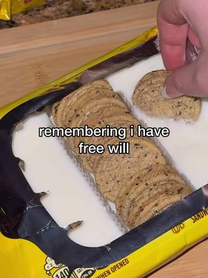 who wants some milk & cookies?? 😏