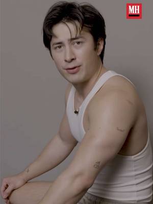 Forever calling stretch marks ‘tiger stripes’ from now on.  #heatedrivalry #hudsonwilliams 