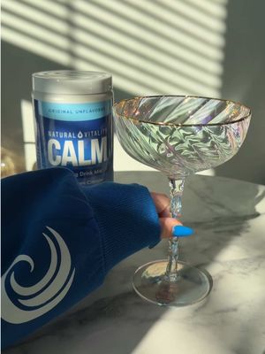 Ease & Exhale 💙 A refreshing CALMtail designed to help you unwind, sip by sip. 🍹   ✨How we make it:   • 2 tsp CALM (unflavored) • 2 oz fresh orange juice • 2 oz cucumber juice • Sparkling water to top • Garnish: dried orange wheel   Bright citrus, cooling cucumber, and a calming finish. Pperfect for your slow-down moment. ✨😌   #calmtails #naturalvitality #mocktails #magnesium #drinks