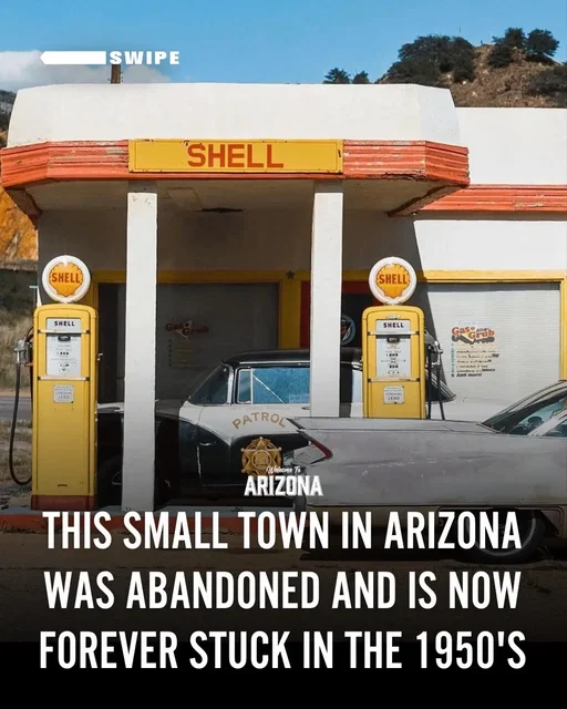 A historic ghost town near Bisbee, Arizona. It was once a copper mining town, it’s now a time capsule of the 1940s–50s. Wander Erie Street to see vintage storefronts, retro signs, and classic cars.  Could you imagine living in a town like this? Credits: @empathyfilms  #LowellAZ #GhostTownAZ #ExploreArizona #VintageArizona