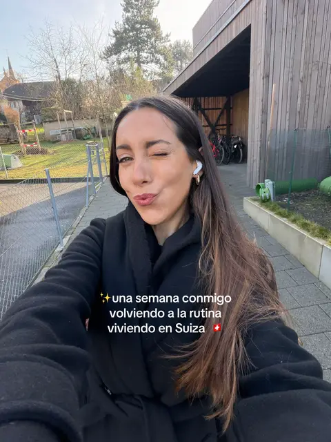 Un poquito de todo de la vuelta a la rutina en Suiza después de las vacaciones! Trabajo, shootings almuerzo y mucho frioooo  #suiza #argentina #geneva #switzerland #geneve 
