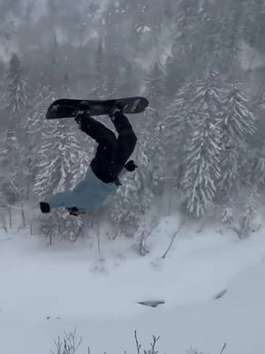 @brandonjdavis sending one deeeeep into some Japan pow ❄️ If you could bring one person to Japan to ride with, who are you bringing? 👀  #rockstarenergy #snowboarding 