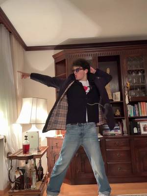 can a white boy dance to some mj? @t-east #fashion #niche #michaeljackson #targetaudience #dance 