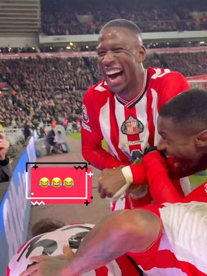 These lot ain’t serious 😂😂😂  #laugh #PremierLeague #foryoupage❤️❤️ #moment 