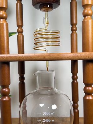 Yama 25 cup Cold Brew Tower from @espressoparts  300 grams of coffee. 1500 grams of ice. 1500 grams of water. 12 hours of time. 25 cups of coffee. #coldbrew #specialtycoffee #coffeemaker #coffee