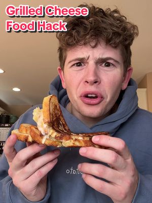 Grilled Cheese gone wrong😳 #foodhack #grilledcheese #thefoodguy #cheese #cooking 