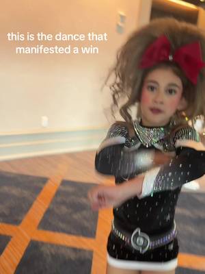 I’m crying how does she move like that?