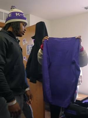 Swag haul with DJ (and fam) #kstate #football #haul #emaw 