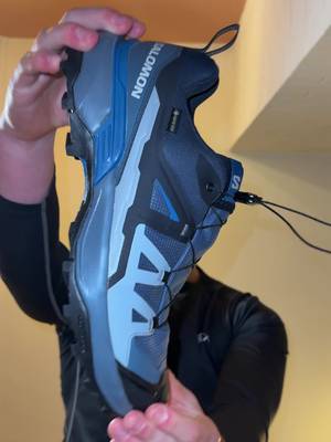 The X Ultra 360 brings technical design into an urban mindset, pairing a sharp, robust upper with all‑terrain grip and GORE‑TEX protection. Style that moves with purpose.    	•	Foot Protection High 	•	Weight 372g 	•	Waterproofness: GORE-TEX® 	•	Best for Single day routes: Hiking