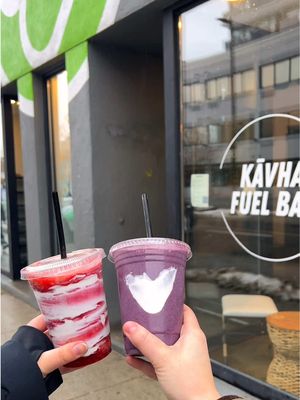 Delicious smoothies in a hidden spot 🍵🫐🌟  We tried: 🫐 Blue Moon Over Bytown (Heated Rivalry inspired!) 🍓 Glow (without collagen to make it vegetarian) They totally reminded me of the viral Erewhon smoothies! They were amazing — 10/10. I can’t wait to come back for their coffee and hojicha too 🫶🏻 #ottawafoodies #ottawacafe #ottawa 