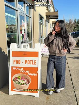 pho but chipotle style?!! 👀 would you try? 🍲 #pho #kentwashington #kent #foodreview #teenathach 