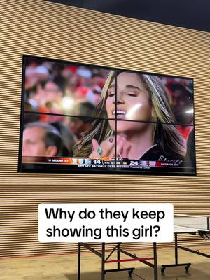 Who is that? #umiami #sports #cfb #miamihurricanes 
