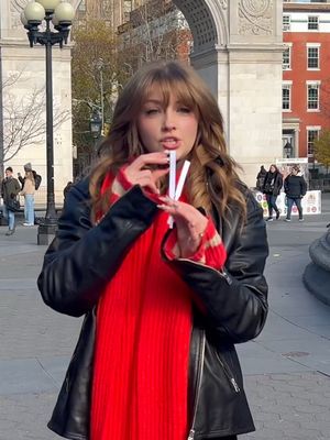 $400 label vs. $32 scent. We hit the park to see if price actually matters. no fancy setup, just a blind test with strangers. The result? Most people picked the $32 bottle. proof that sometimes you're just paying for the logo. The product spoke for itself. That's Streettalk. #marketing #streettalk #microperfumes #baccaratrouge #perfumetok #nyc