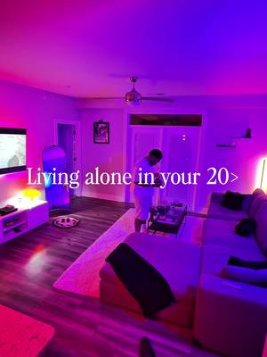 The peace of Living alone in your 20s . . .#livingathomeinyour20s #homebody #apartmenttherapy #apartmentdecor #fypシ 