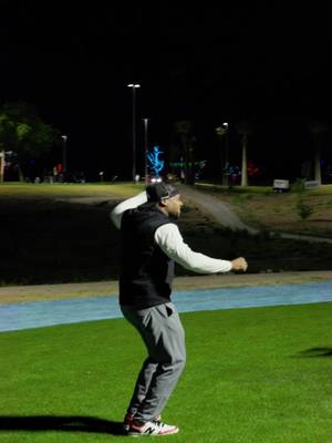 Steve Smith was VIBING under the lights. Full round video is live on our YouTube (link in bio) #golf #fyp #grassleague #stevesmith 