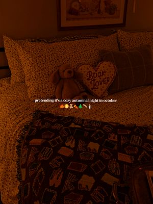 forever and october girl 🕯🌕🍁🍂🌲 #cozyathome #introvertdiaries #autumnal #autumnaesthetic #october 