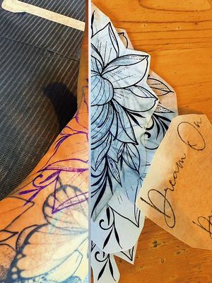 Obsessed with Ashleys detail, fine lines & shading! I love my new lotus flower!!! #tattoo #handtattoo #lotusflowertattoo 