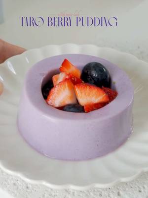 Taro Pudding dengan @MIX-LAH. Lembut, berkrim dan sedappp! One of the best powder yg kita boleh jadikan minuman dan juga dessert 😋 Klik beg kuning untuk promo menarik! 💜 #mixlah #taropudding #desserttiktok #homecafemalaysia 