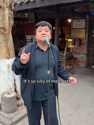 A quiet moment in Chengdu.