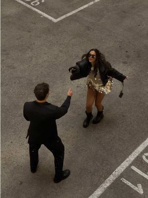 having a bad day? Just shake it 🖤 🪩 #dance #couple #shakeit 