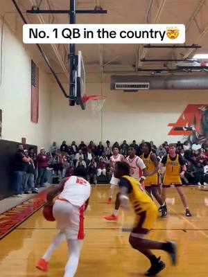 Texas Tech 5-star QB commit Kavian Bryant got up @kavian bryant 🤯 #texastech #redraiders #basketball #college #hoops 