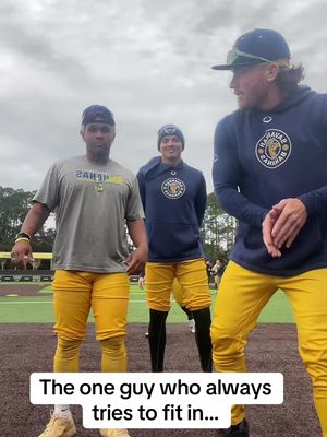 This dude won’t stop hopping in our videos … @Ty Jackson @Danny #baseball #reels #athletes 