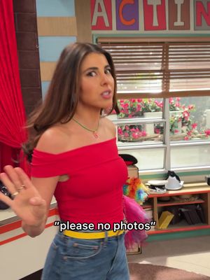 I said no photos… 😉  @AwesomenessTV @Netflix @Nickelodeon 