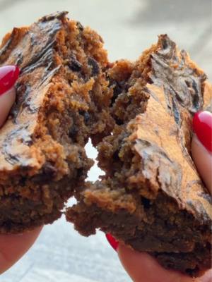 Our Date Caramel Cookie Cake by @dadaeats is leaving the menu at the end of the month. That means you’ve only got a few more weeks to grab a slice (or two… we won’t judge). But don’t worry — her Peanut Caramel Crunch Dates are staying for longer 💛 so you can keep getting your fix of those.