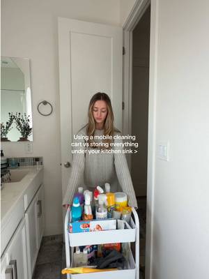 Then you can just roll it from room to room with you🕺🏼#cleaninghacks 