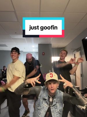 them dudes goofin enjoy this one from the drafts @mgk @Telly @brethelton10 #dance #mgk #viral #athlete #travel 