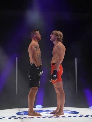 Vale o cinturão interino dos leves! 🏆 #JustinGaethje e #PaddyPimblett já fizeram a primeira encarada da semana 👀 Veja o #UFC324 ao vivo neste sábado (24), a partir de 19h, só no @ParamountPlusEsportes! #TikTokEsportes
