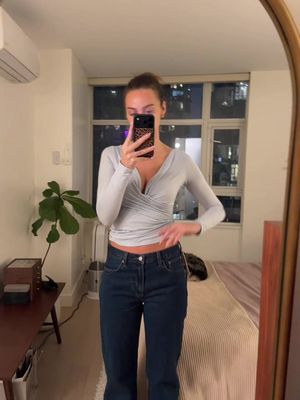 Replying to @Jillian Paulgaard denim forum 90s iggy low rise baggy @Aritzia 