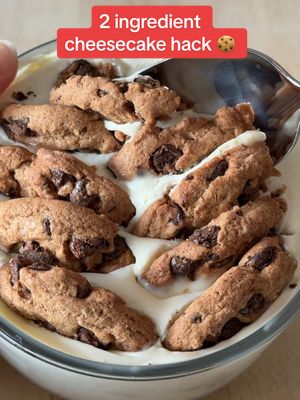 2 ingredient cheesecake hack! 🤤🍪 #cheesecake #2ingredientcheesecake #cheesecakehack